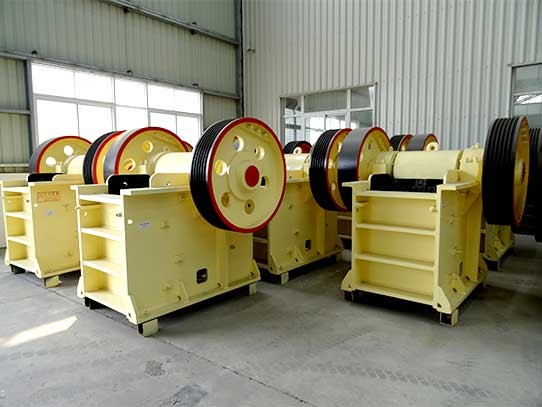30t/h小型石頭碎石機(jī)成套設(shè)備，20萬(wàn)能拿下來(lái)嗎?