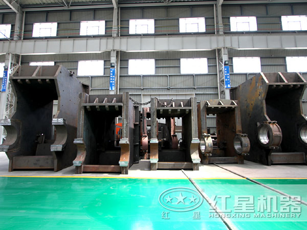 節(jié)能破碎機(jī)現(xiàn)場(chǎng)
