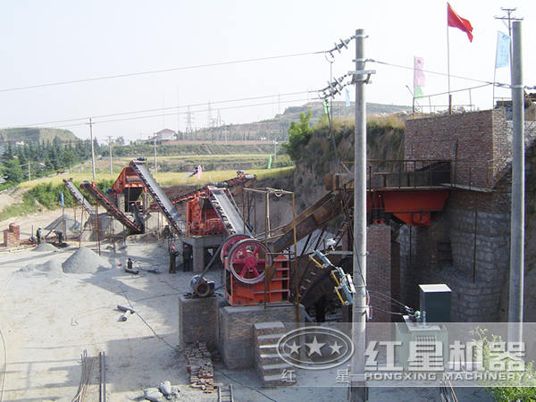 石料廠設(shè)備（顎式破碎機(jī)、反擊式破碎機(jī)、振動(dòng)給料機(jī)、振動(dòng)篩）