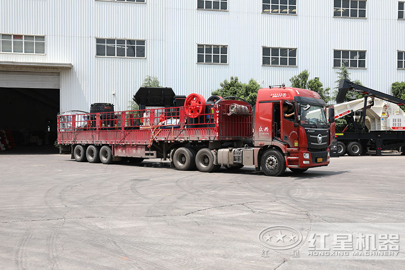 鄂式粗碎石機(jī)車(chē)間現(xiàn)貨直發(fā)